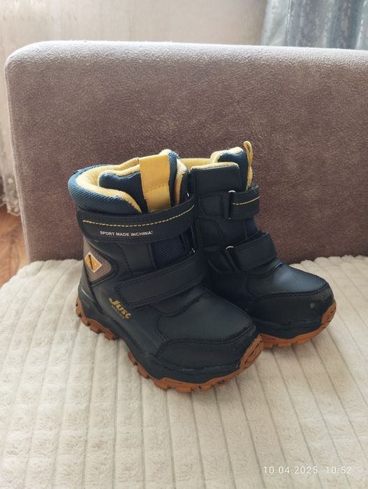 Продам зимние ботинки