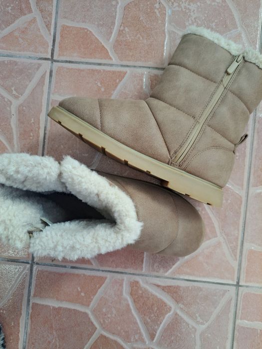 UGG Zara mărimea 38