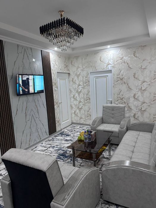 3xonali EVROREMONT uy sotiladi