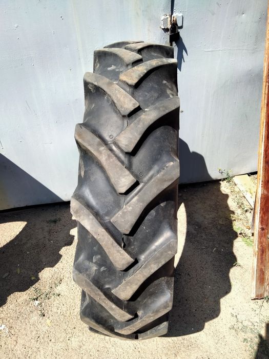 Новая резина 11.2 - 28 на спецтехнику.