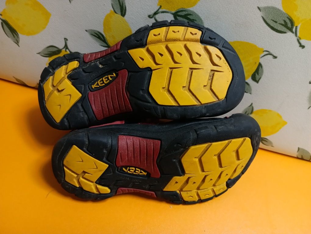 Keen сандали N 31 - 13 лв