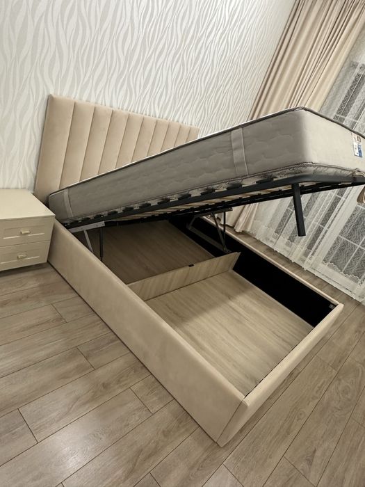 Кровать двуспальную