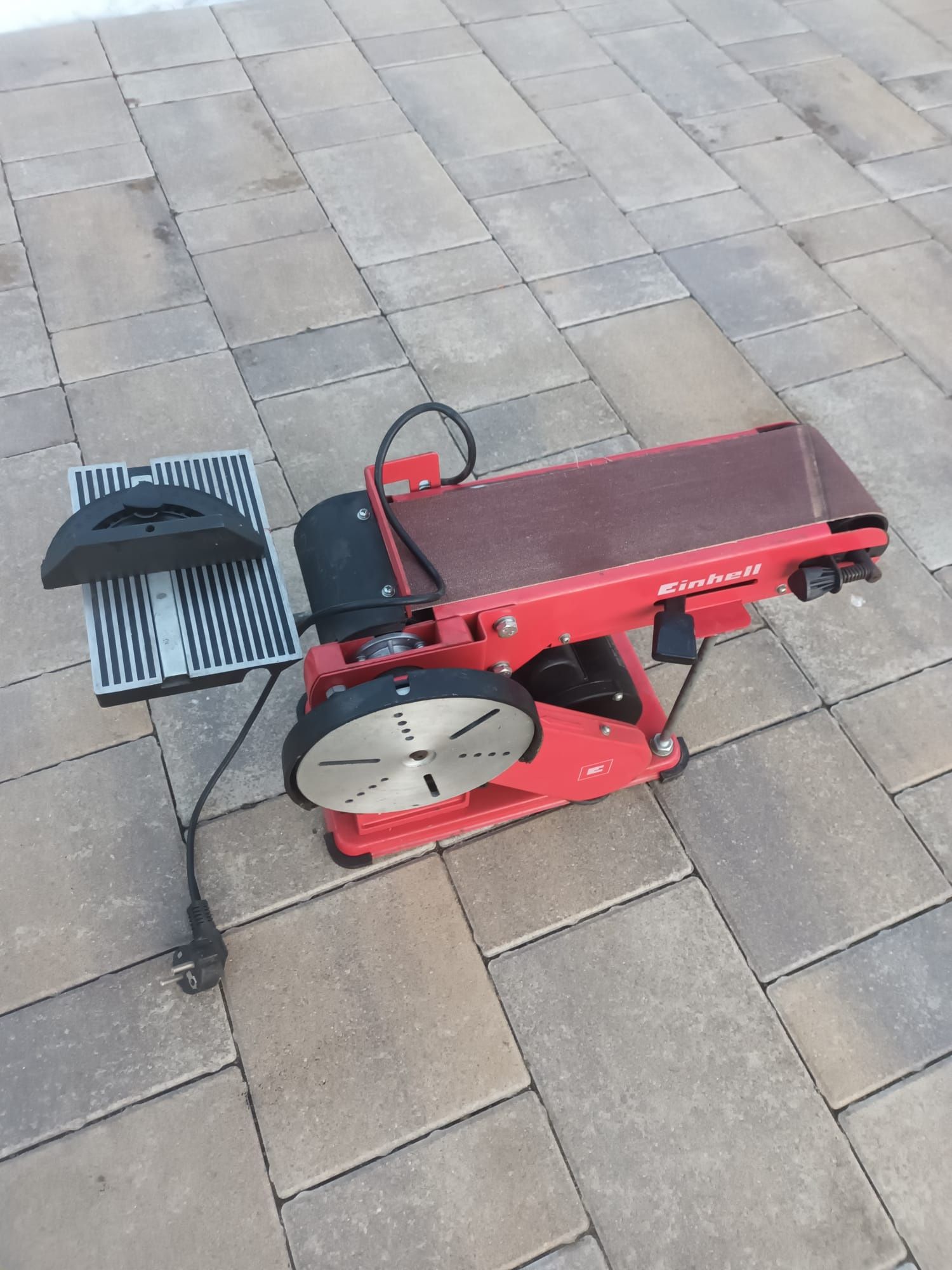 Slefuitor cu banda Einhell