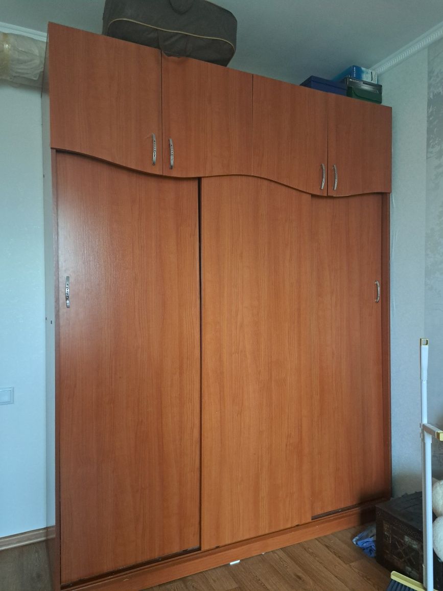 Продать шкаф купе