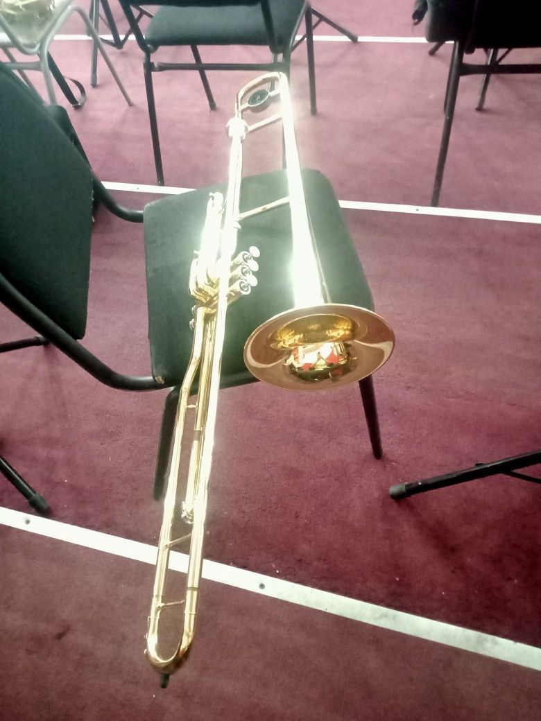 Bb- Valve Trombone