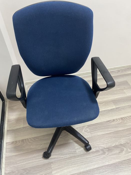 Продам кресло офисное