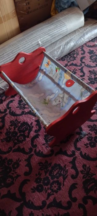 Детска люлка от дърво и плат за голяма кукла