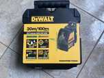 Нов зелен лазерен нивелир Dewalt DW088CG