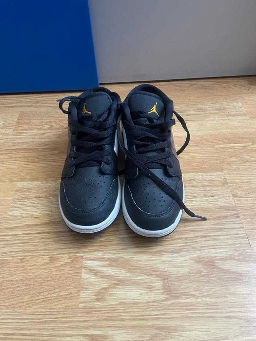 Adidasi Jordan 1 low