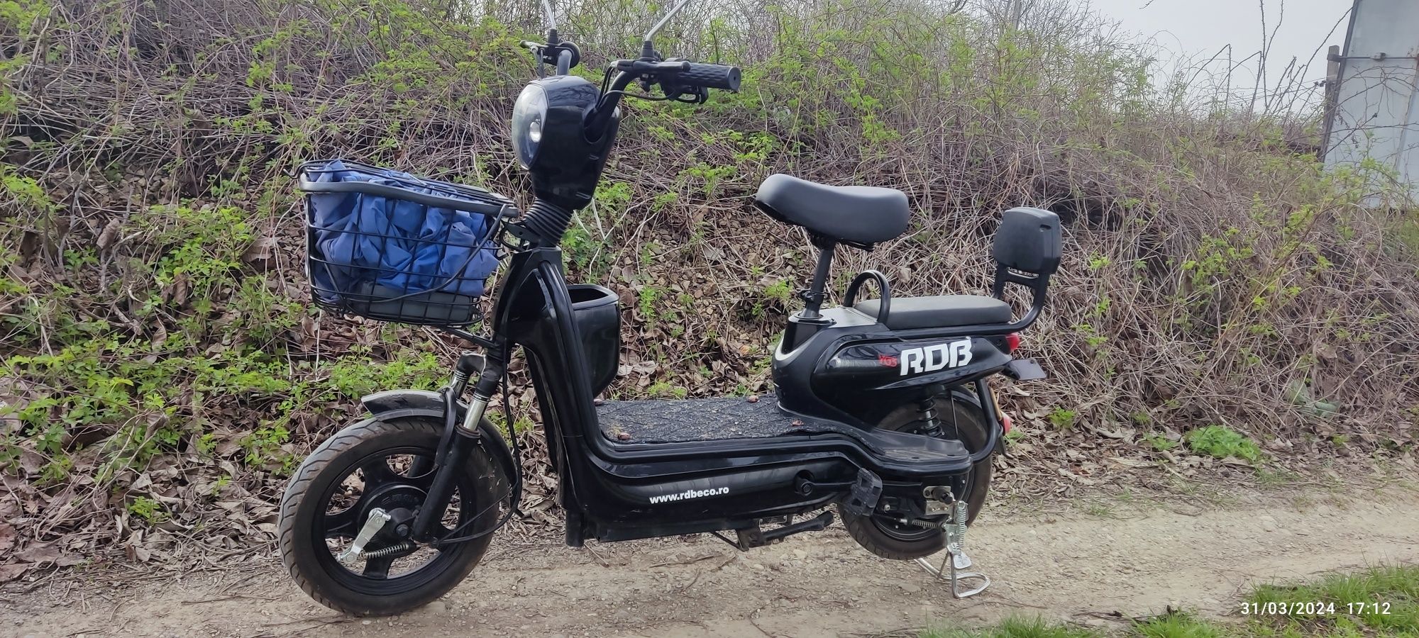 Moped scuter bicicleta electrica