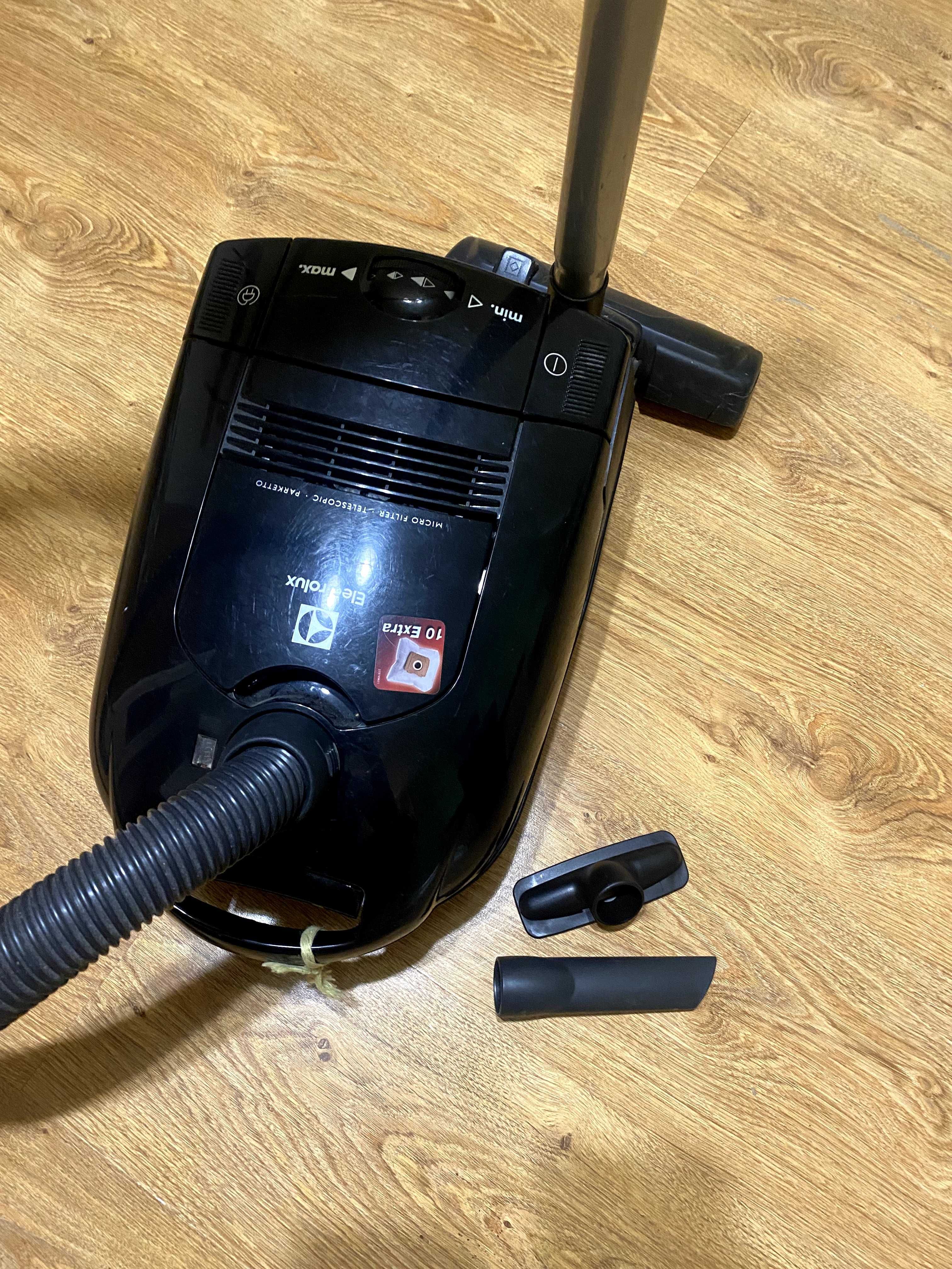 Прахосмукачка Electrolux ECE33EB | цената е по договаряне