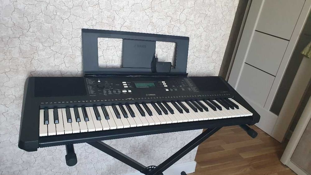 Цифровой синтезатор Yamaha PSR-E373