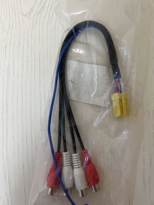 Переходник для магнитолы лада веста ,гранта,приора minl iso rca