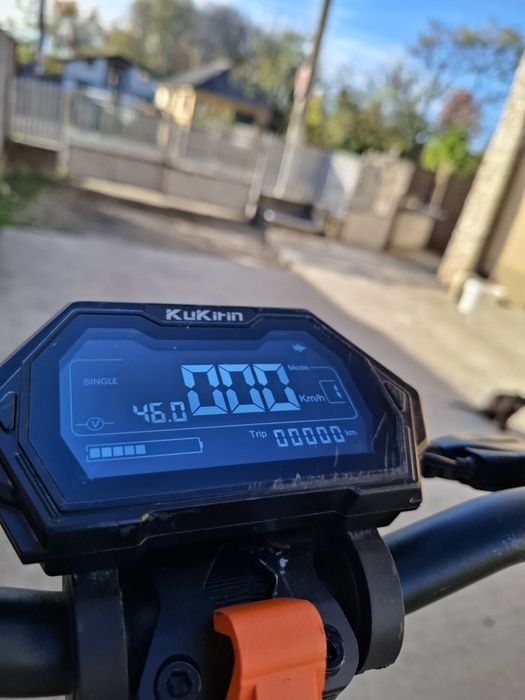 Vând trotineta kukirin g2 max se vinde cu toate accesoriile