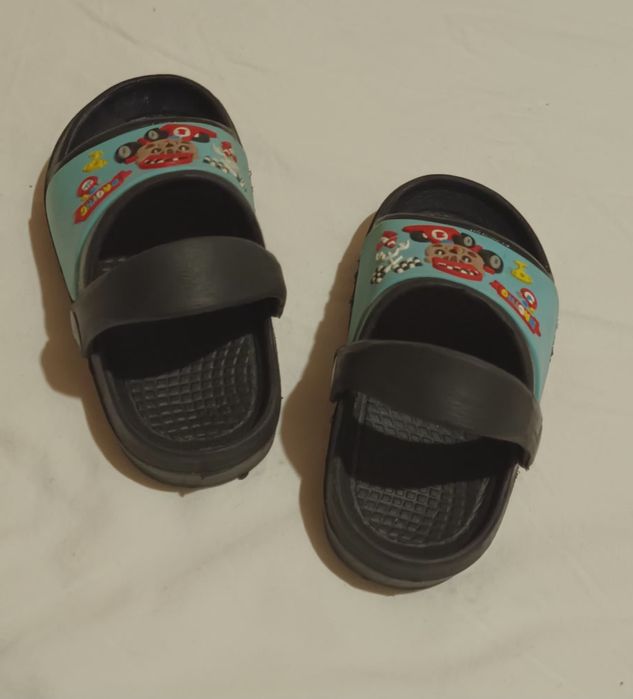 Papuci bebe 18 si 22