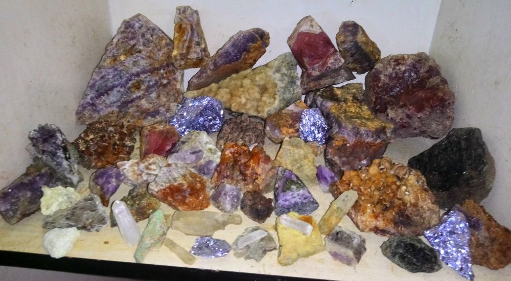 Лот колекция минерали от България друза Кварц аметист кристали яспис г