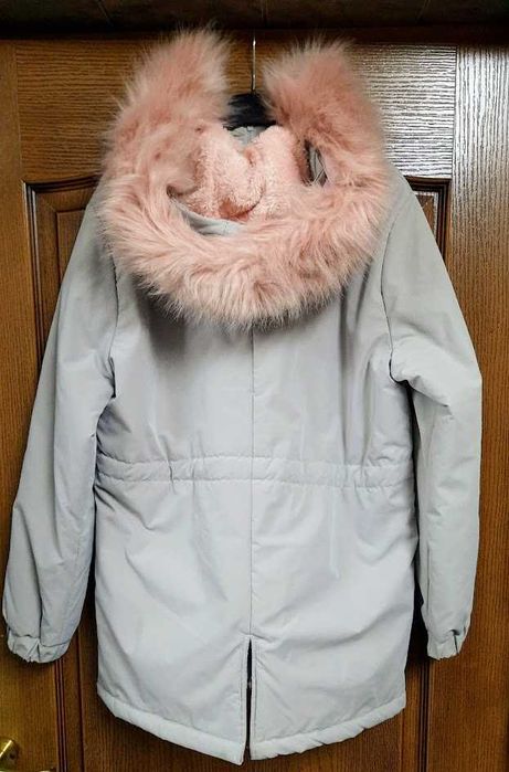 Geacă damă cu glugă, îmblănită