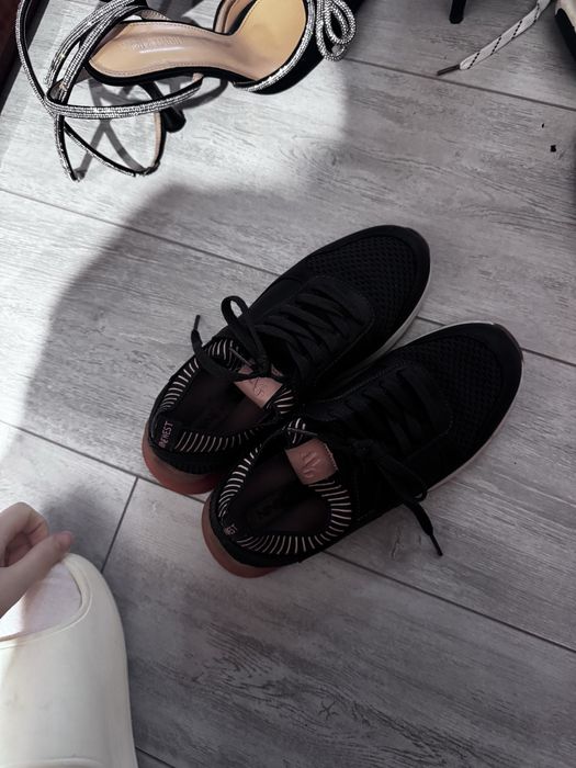 Туфли  женские нарядные