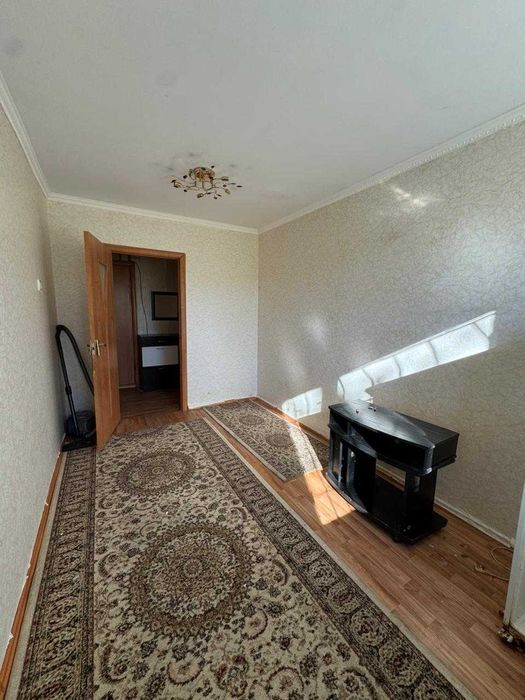 продам 2х комн квартиру 5б мне Сатпаева 5
