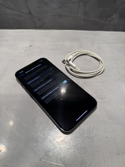 Перфектен Iphone 13 Midnight 128 GB