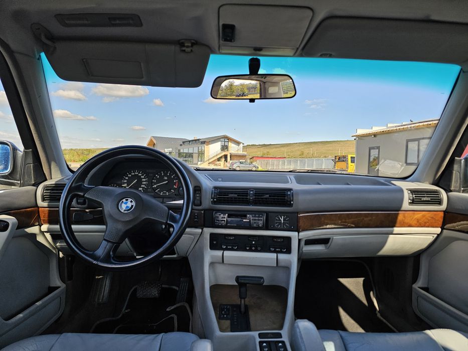 Vand BMW seria 7 E32