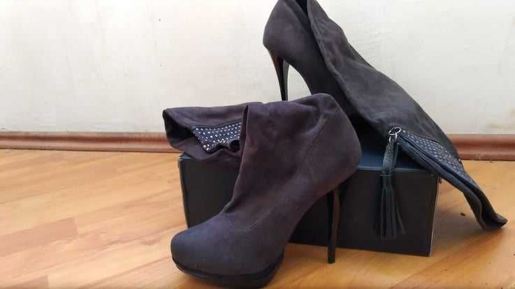 Cizme inalte peste genunchi