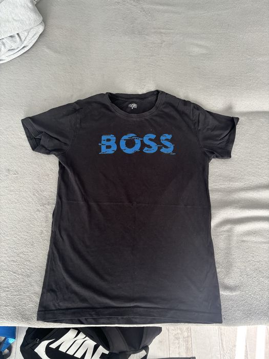 Тениски и екипи.