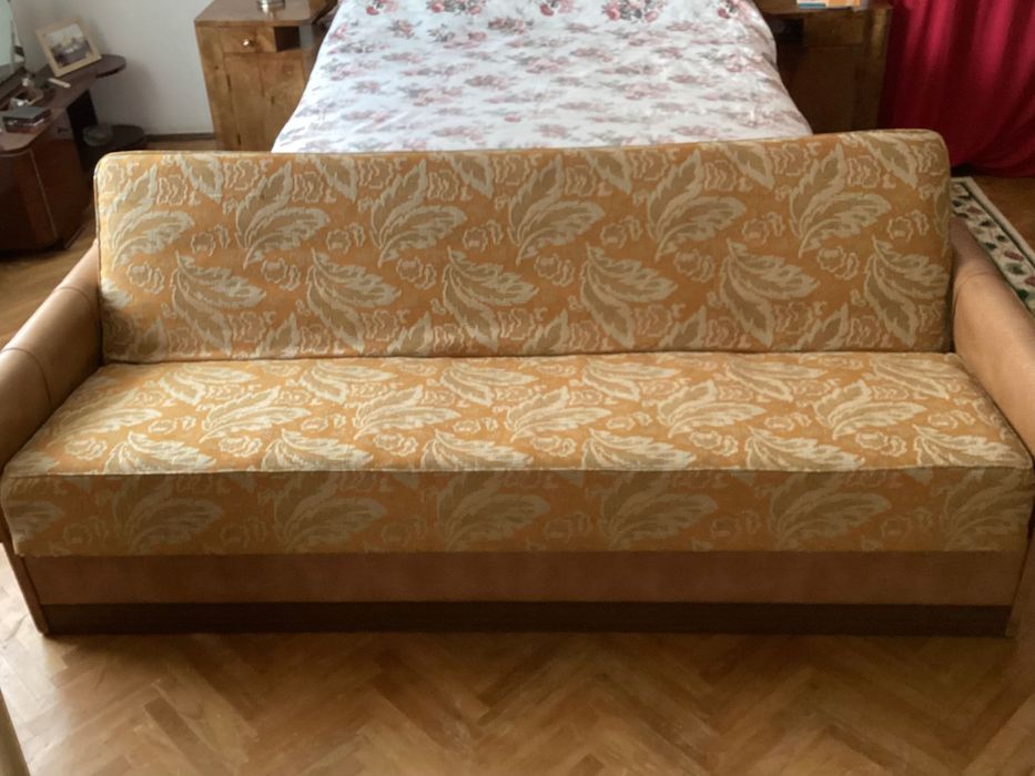 Două fotolii și canapea în bună stare