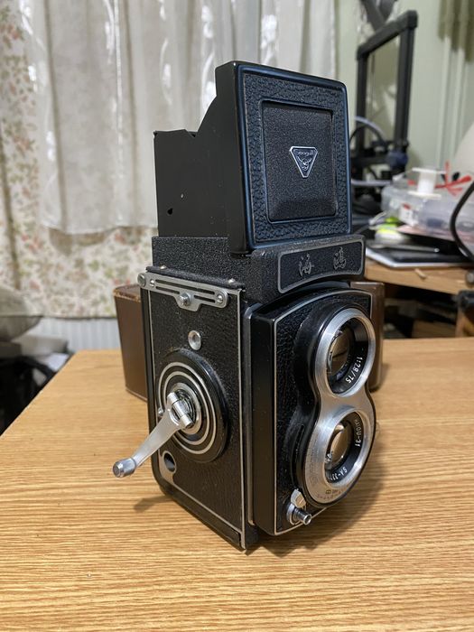 Aparat foto Seagull format mediu TLR