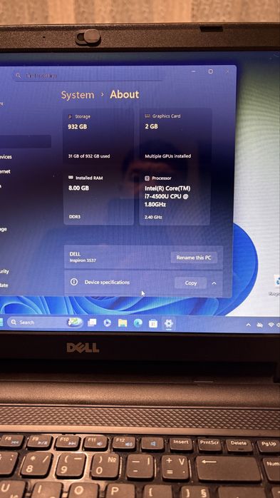 Лаптоп Dell Inspirion 3537