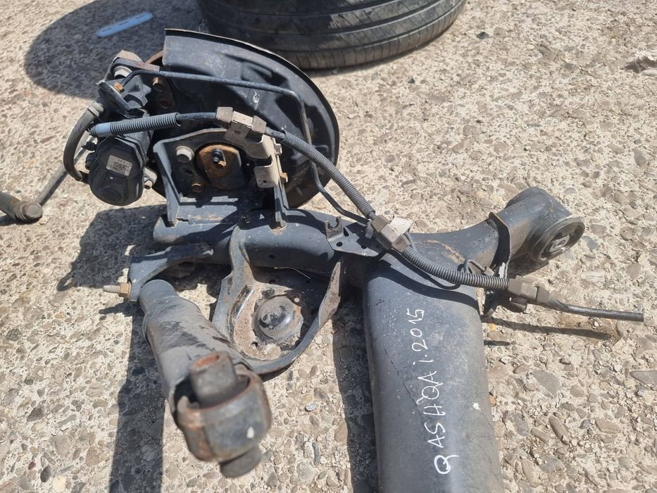 punte spate nissan qashqai 2015