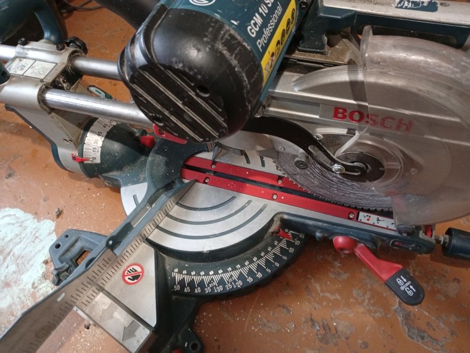 Продам торцовочную пилу