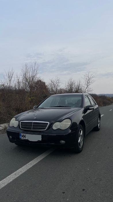 Vând Mercedes C-class