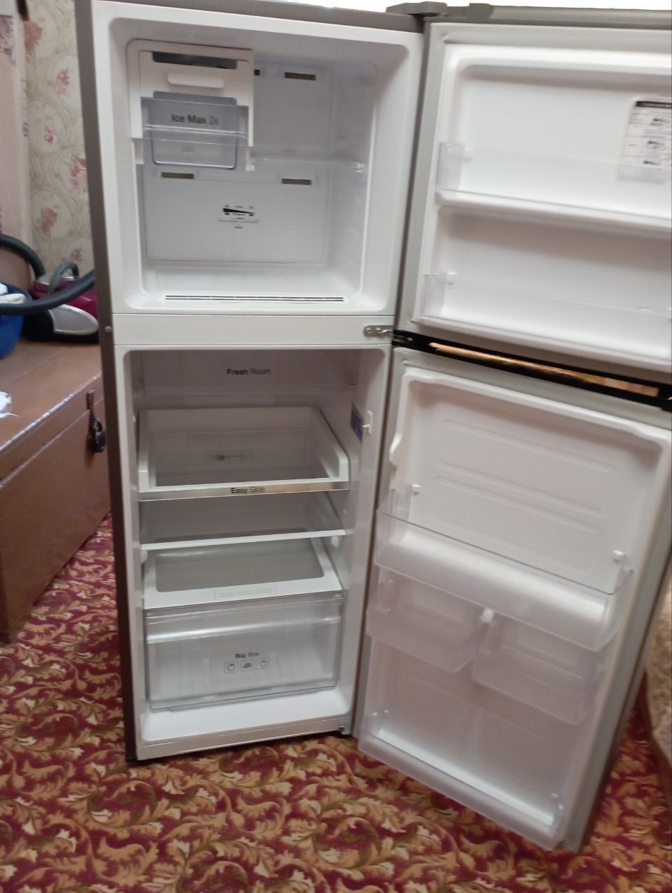 Холодильник Samsung