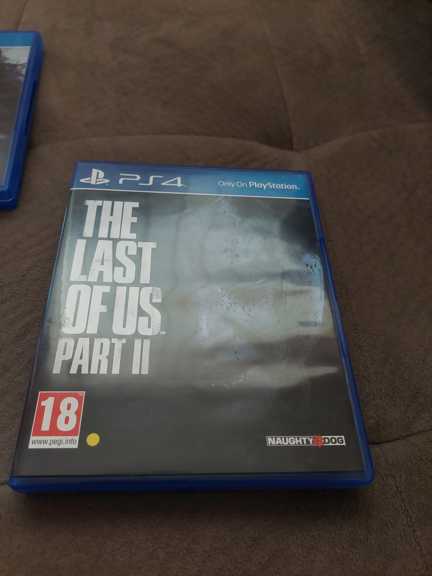 Resident Evil Village, Last of Us Part 2 PS4