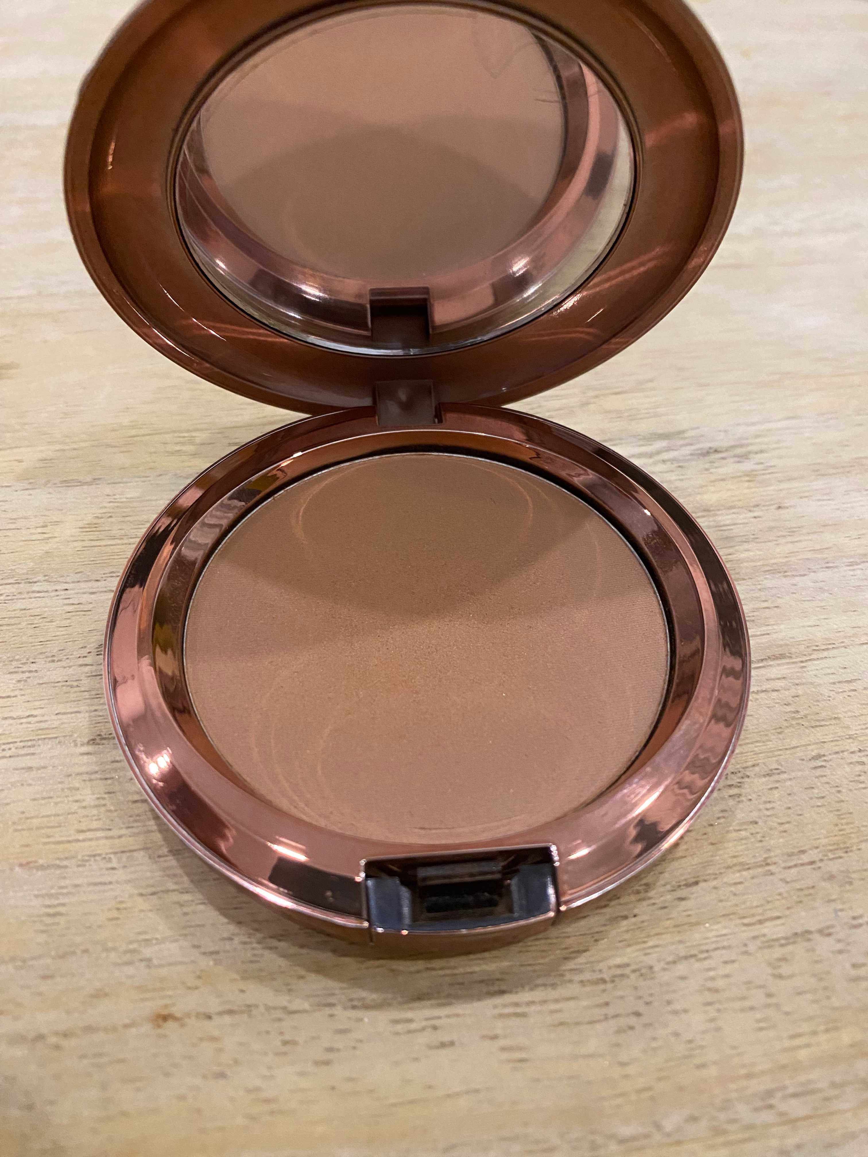 MAC pudra bronzanta si iluminator