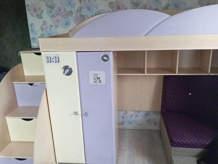 Продам детский гарнитур двухярусный.