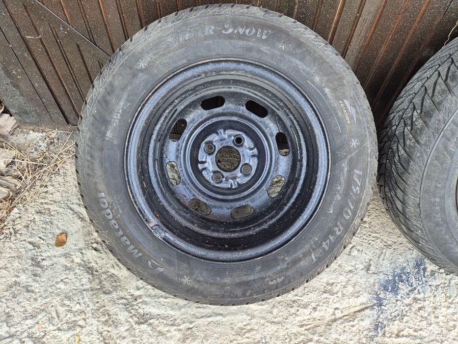 Гуми с джанти 175/70/14 - 2бр. зимни