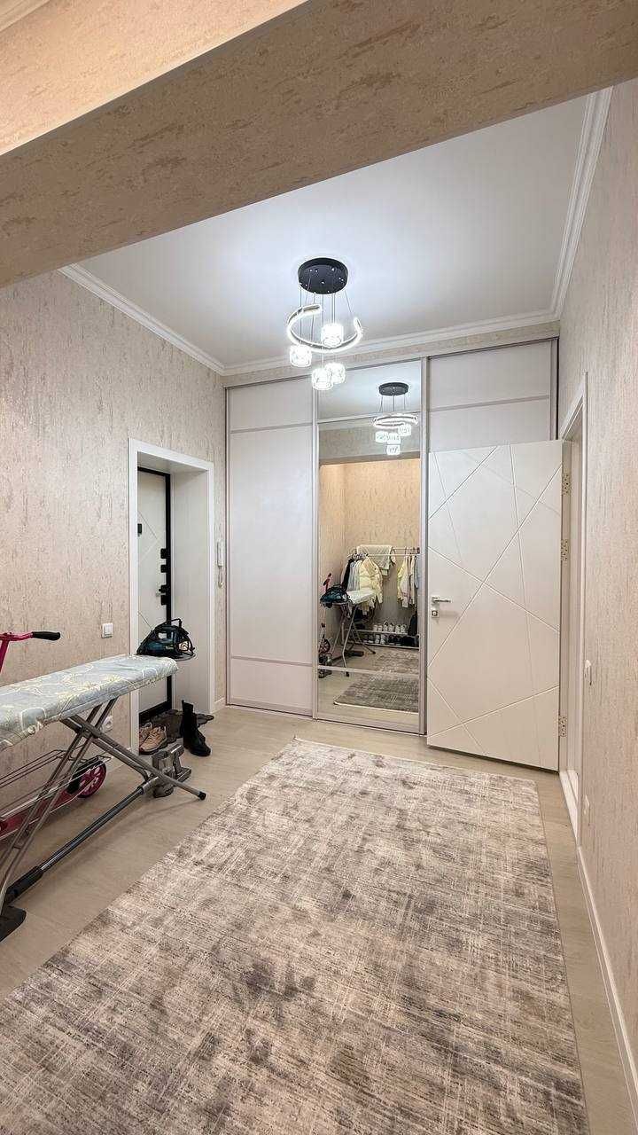 Продажа 2-комнатной Квартиры возле Бобура, Новостройка•