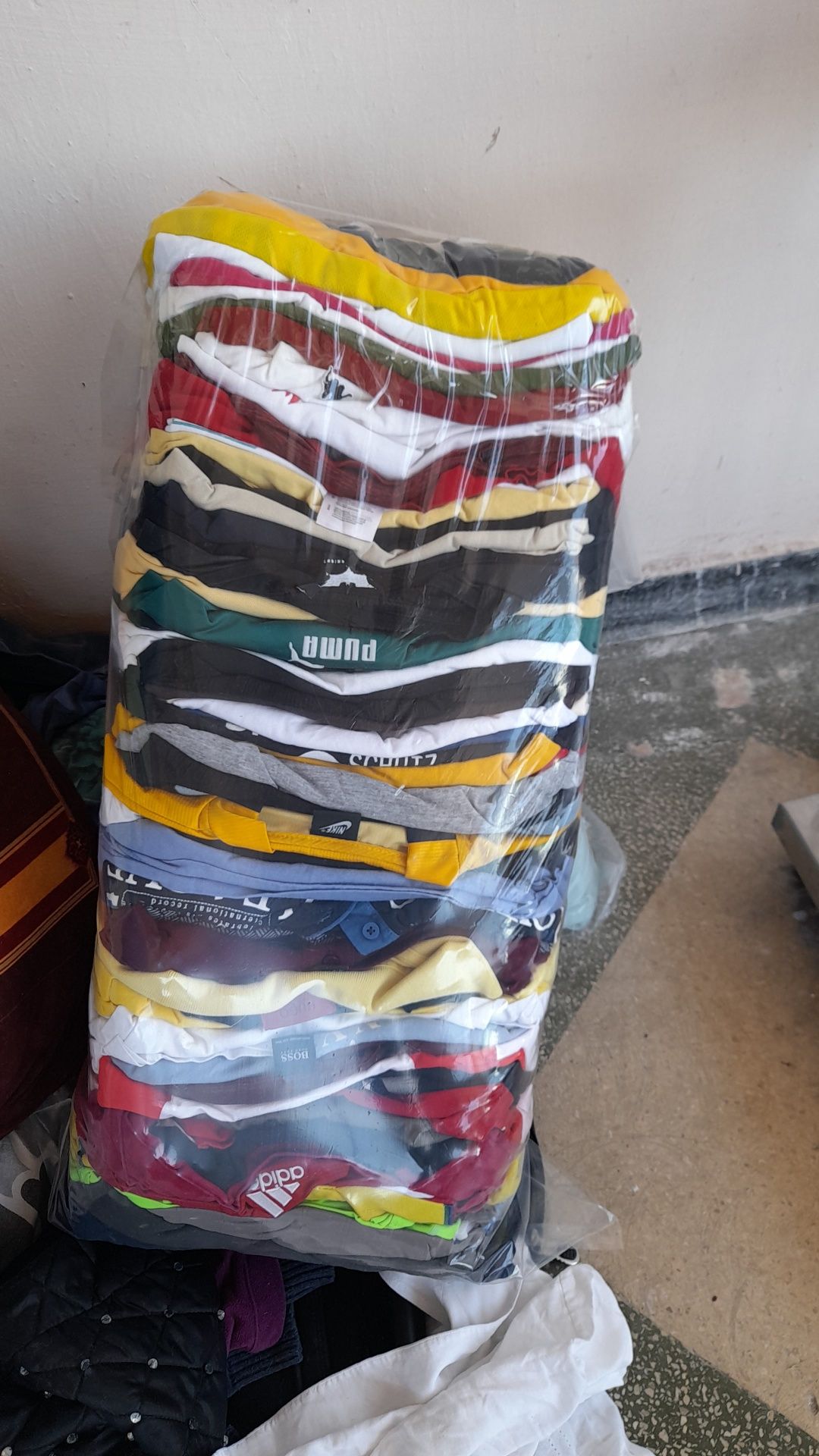 Depozit haine second hand 6500 lei tona