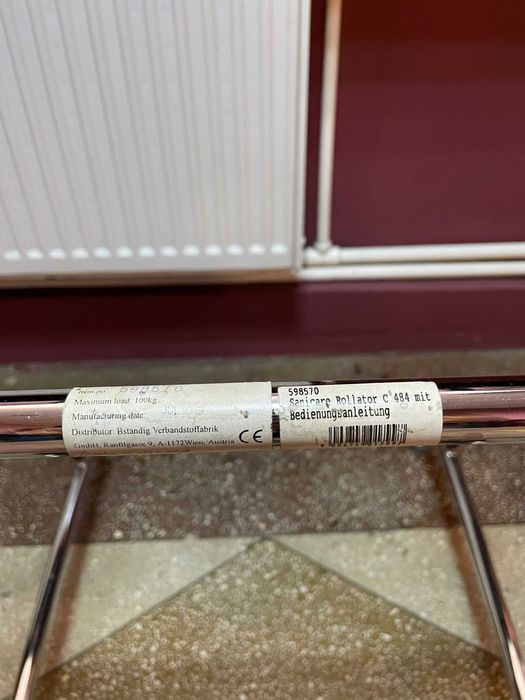 Cadru de mers pliabil cu roti