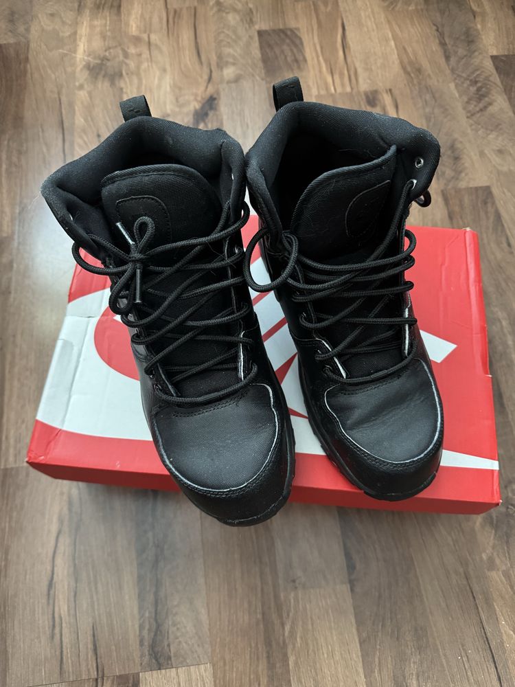 Кецове Nike Manoa UK6 EUR40