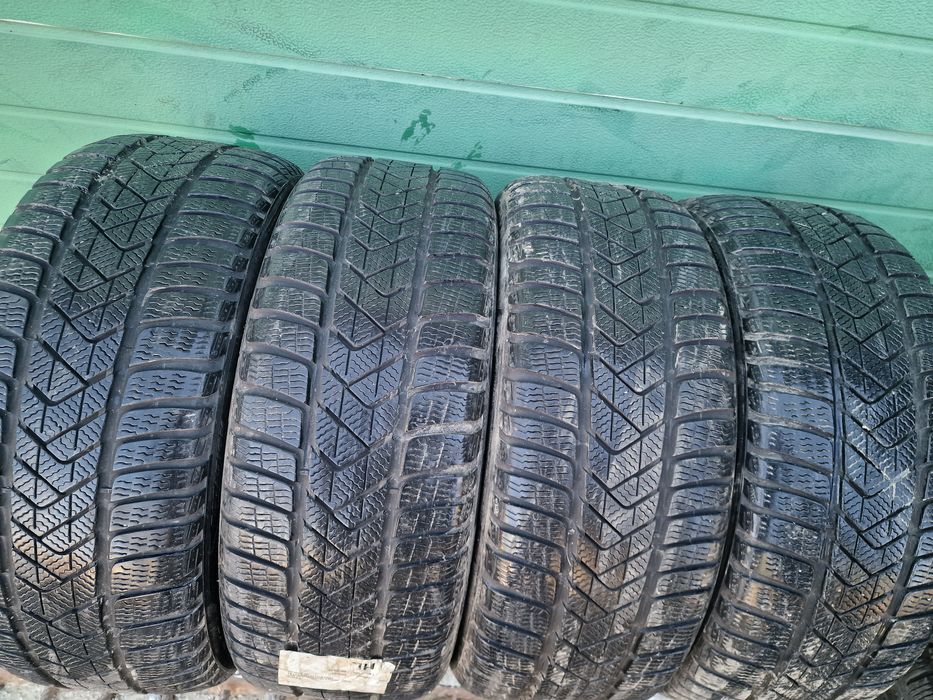 Anvelope 225/45R18 marca Pirelli, M+S ,7 mm