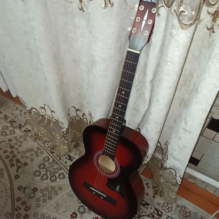 Гитара,новая без царапин