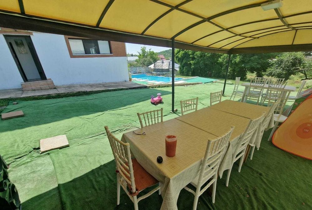 Pensiune cu piscina privata – inchiriere integral