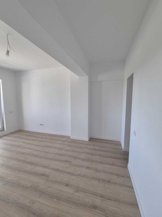 Parchet Egger, ca nou, 8mm, sistem cu clipsare + plinte