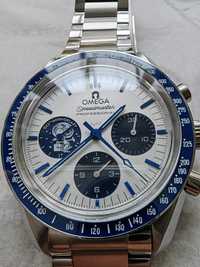 Механичен часовник Omega Speedmaster Silver Snoopy 50th anniversary 42