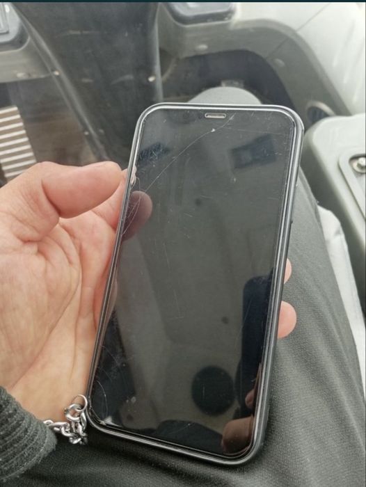 Продам айфон 11 64 гб читайте
