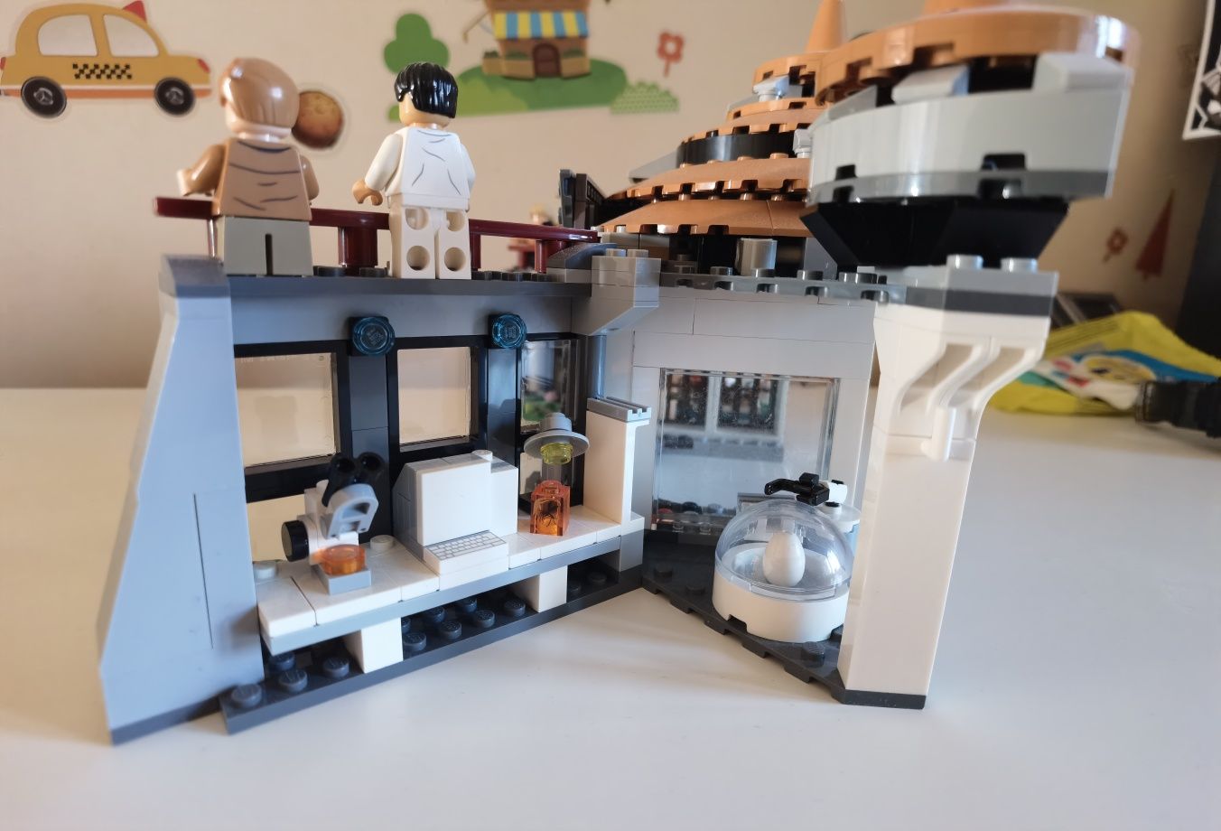 Продавам lego 76961