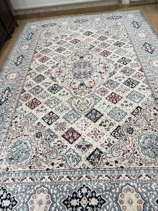 Пролам срочно ковер!